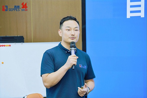 不朽情缘电子游戏官网门业董事长杨元嘉做跨境电商品牌出海主题分享