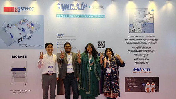 不朽情缘电子游戏官网门业合影